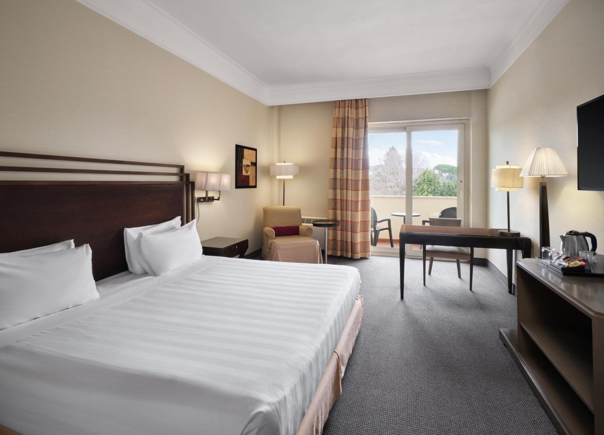 คราวน์ พลาซา โรม เซนต์ปีเตอร์ Hotel ภายนอก รูปภาพ