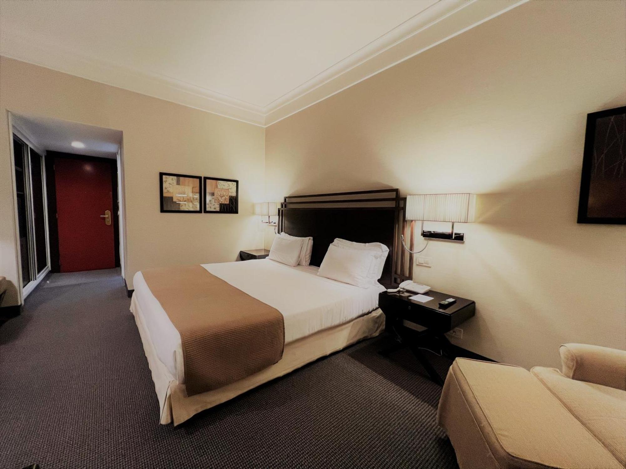 คราวน์ พลาซา โรม เซนต์ปีเตอร์ Hotel ภายนอก รูปภาพ
