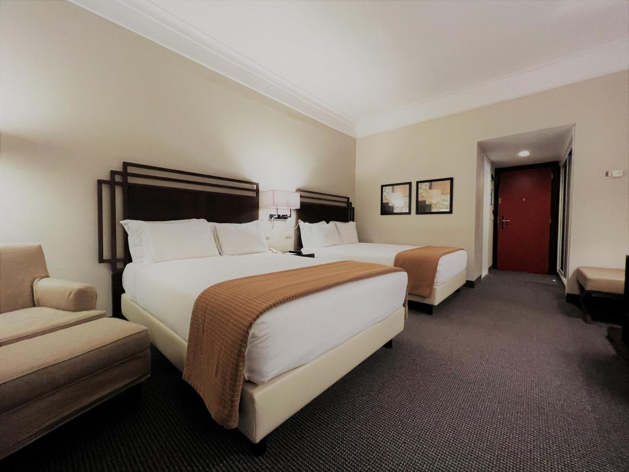 คราวน์ พลาซา โรม เซนต์ปีเตอร์ Hotel ภายนอก รูปภาพ