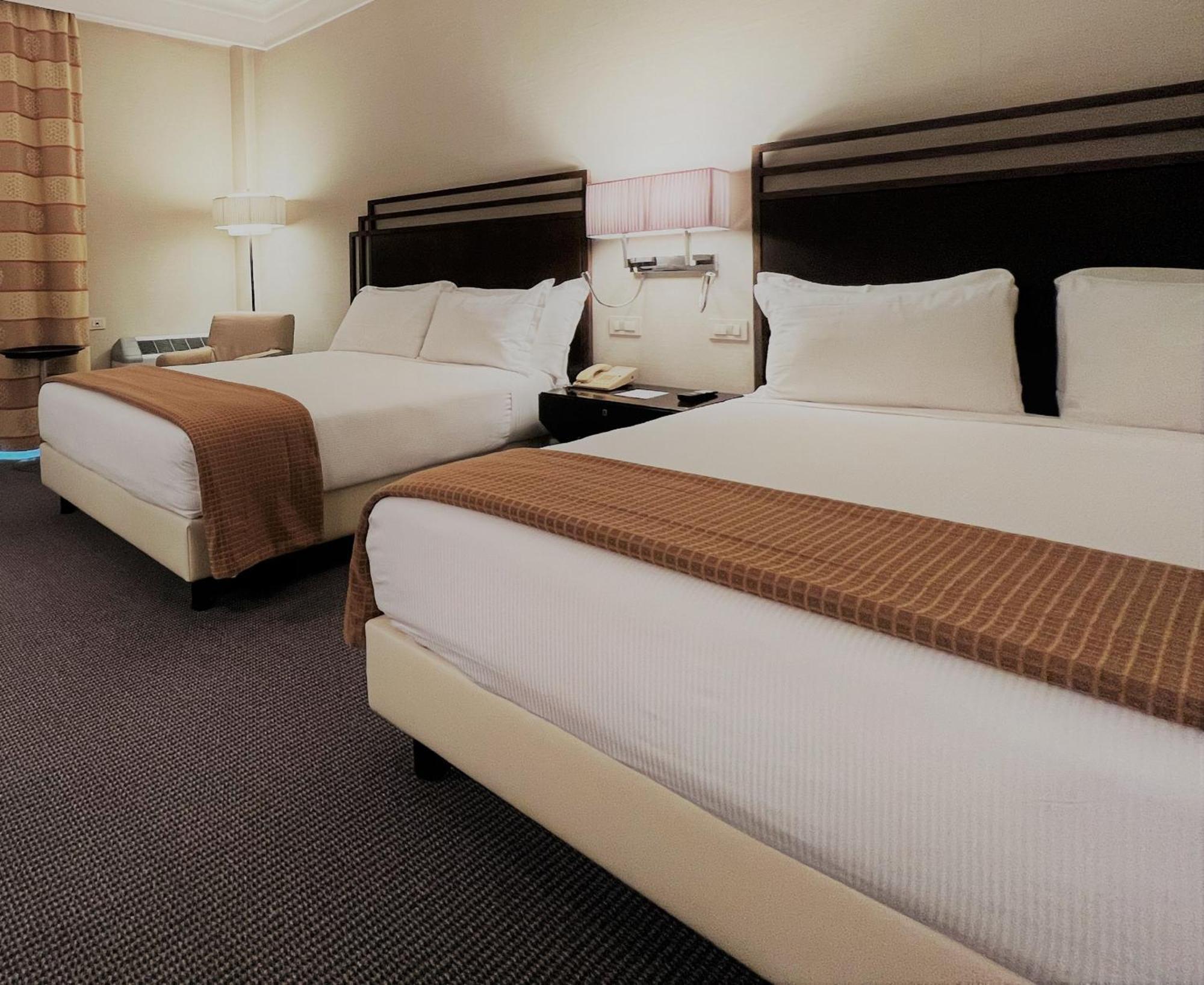 คราวน์ พลาซา โรม เซนต์ปีเตอร์ Hotel ภายนอก รูปภาพ